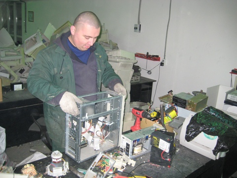 переработка пэвм оргтехники компьютеров мониторов пластик стекло опасные отходы мусор